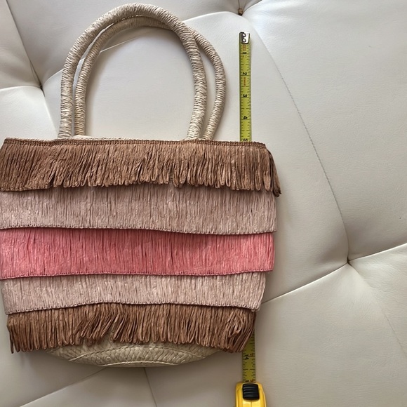 ON THE FRINGE RATTAN HANDBAG - Picture 8 of 8